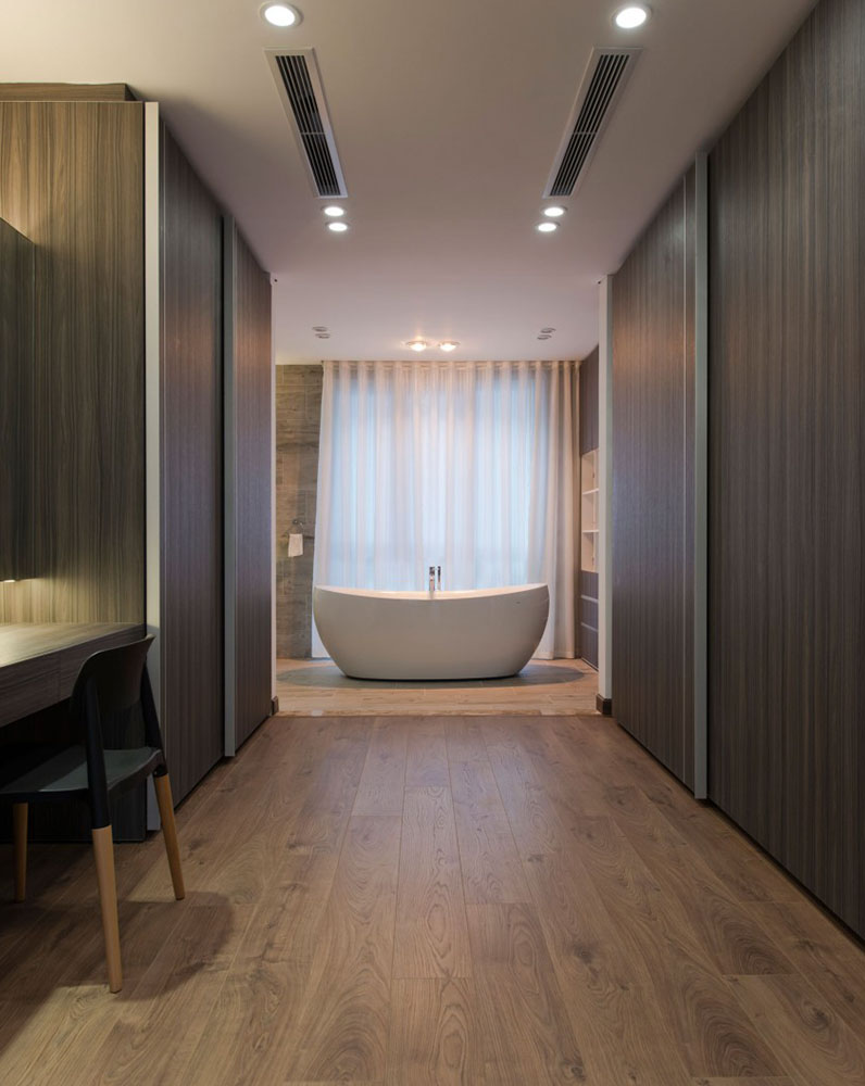 Khu vực bồn tắm được thiết kế khá rộng rãi