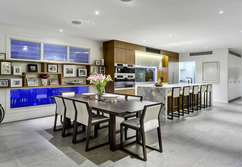 Không gian bàn ăn được thiết kế tinh tế sang trọng