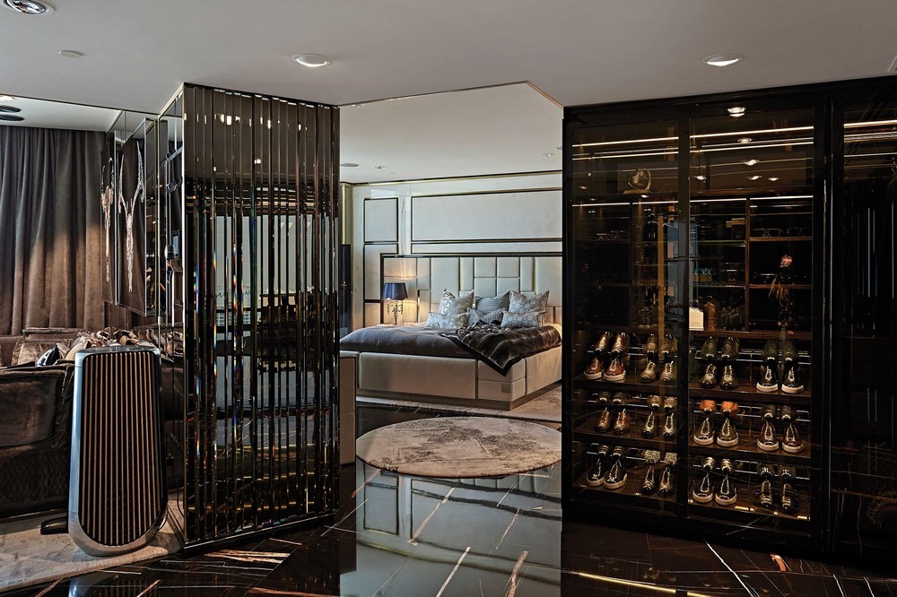 Không gian phòng ngủ được thiết kế xa hoa và lộng lẫy