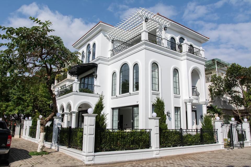 Mẫu Biệt Thự Tân Cổ Điển 3 Tầng Cao Cấp Vinhome Quận 2