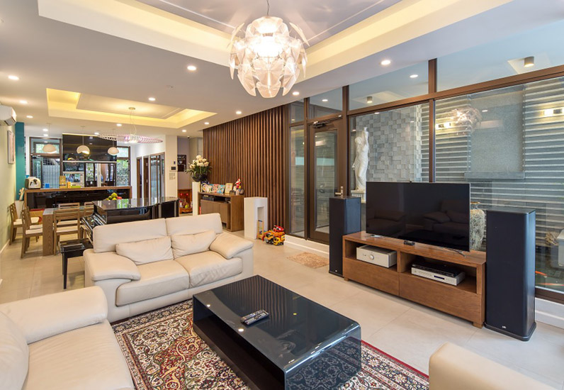 Nội Thất Nhà Phố Đẹp Với Tiểu Cảnh Sân Vườn Mini Trong Nhà | NT-177